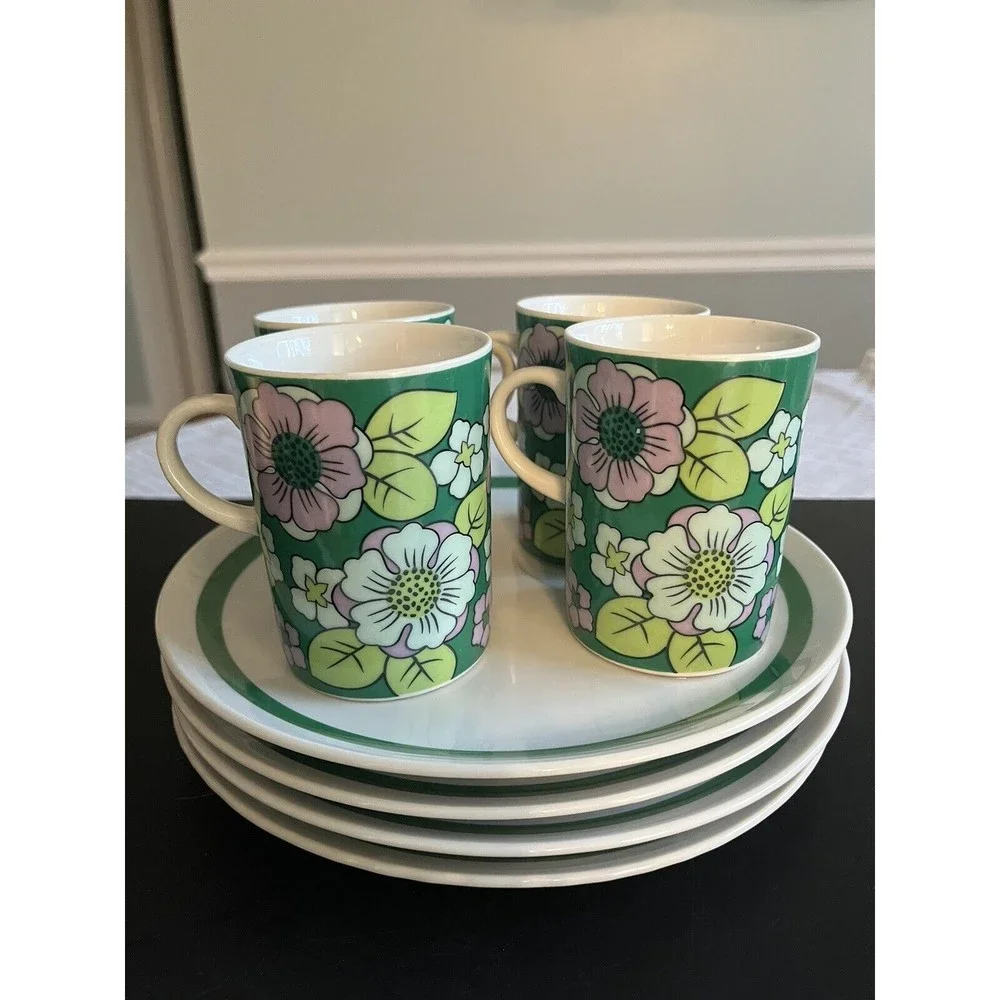 8pc Ceramic Green Floral Daisy Mugs with 9” Round Snack Plate